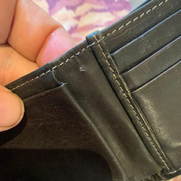 Men's Black Guess Wallet - Picture 6 of 6